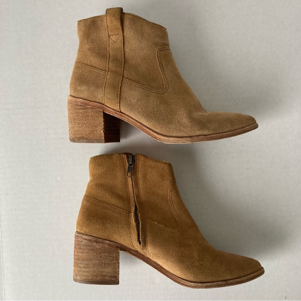 Madewell Tan Suede Pointed Toe Western Ankle Boots Stacked Block Heel Side Zip - Picture 4 of 10
